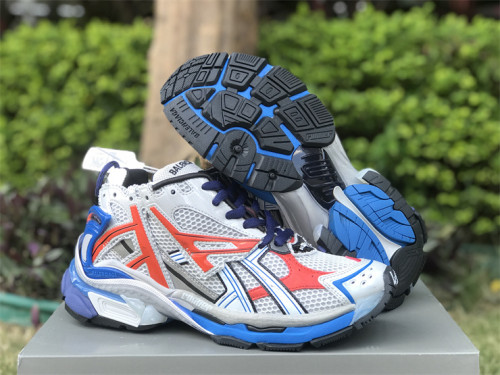 B 17FW Tripe-S High End Sneaker-329