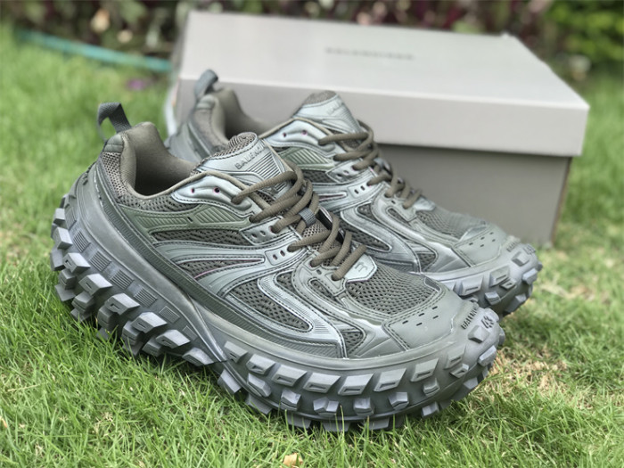 B 17FW Tripe-S High End Sneaker-311