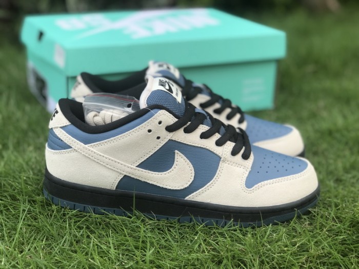 Authentic Nike Dunk Sb Low Pro “Light Cream”