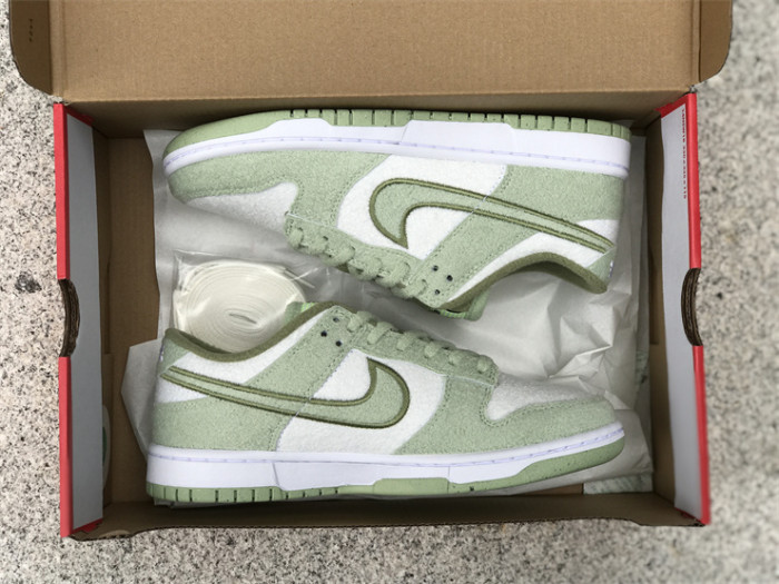 Authentic Nike Dunk Low SE “Honeydew”