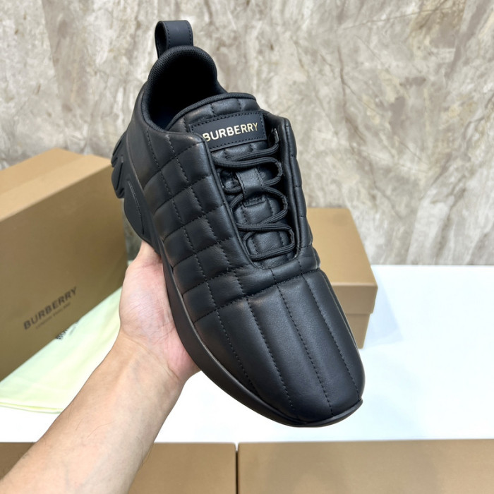Super Max Burberry Shoes-002