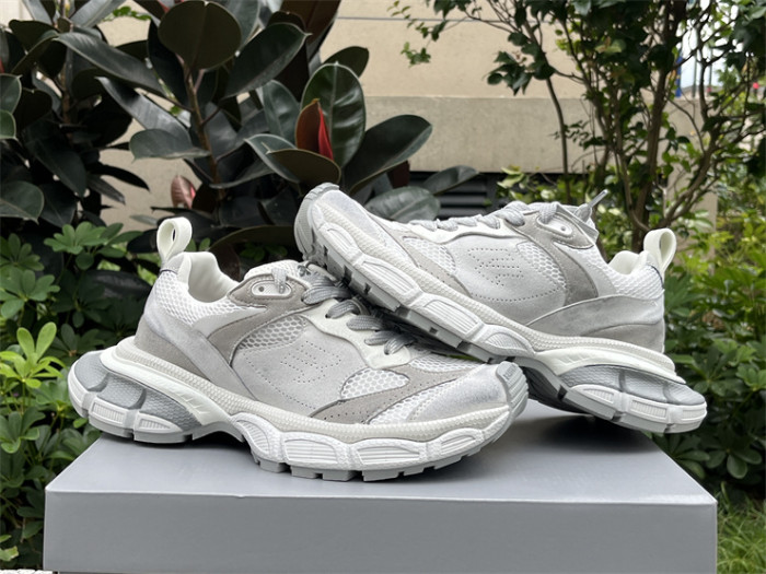 B 17FW Tripe-S High End Sneaker-437