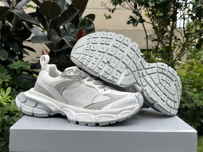 B 17FW Tripe-S High End Sneaker-437