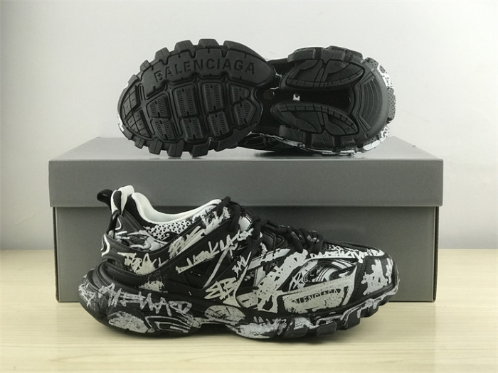 B 17FW Tripe-S High End Sneaker-405