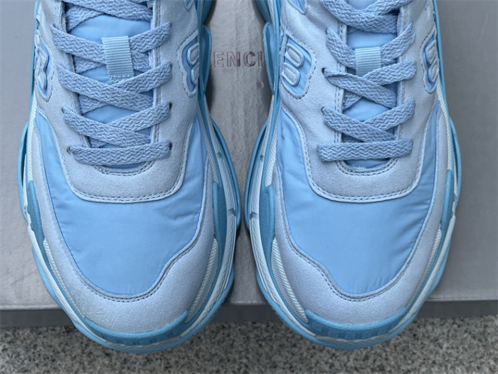 B 17FW Tripe-S High End Sneaker-423