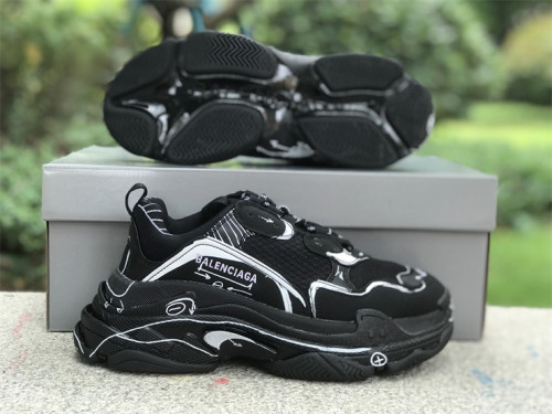 B 17FW Tripe-S High End Sneaker-394