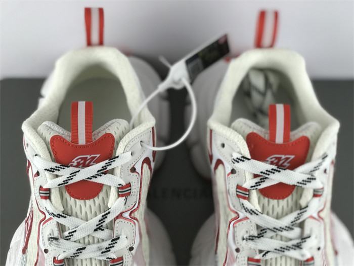 B 17FW Tripe-S High End Sneaker-353