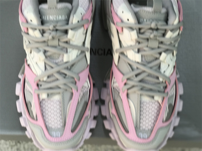 B 17FW Tripe-S High End Sneaker-377