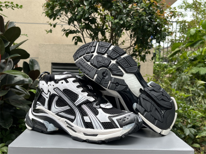 B 17FW Tripe-S High End Sneaker-430