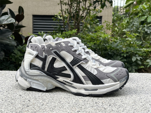 B 17FW Tripe-S High End Sneaker-427