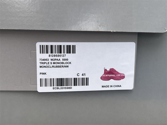 B 17FW Tripe-S High End Sneaker-421