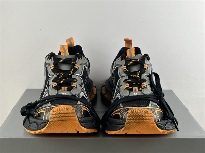 B 17FW Tripe-S High End Sneaker-413