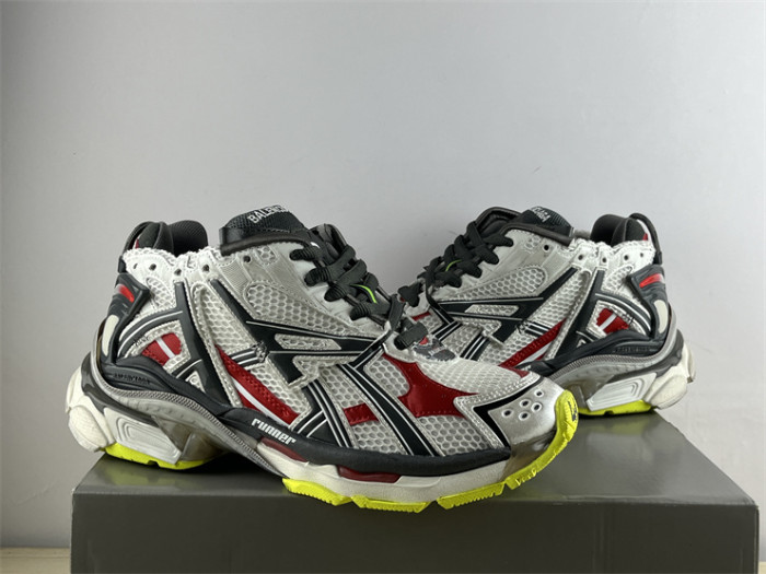 B 17FW Tripe-S High End Sneaker-418