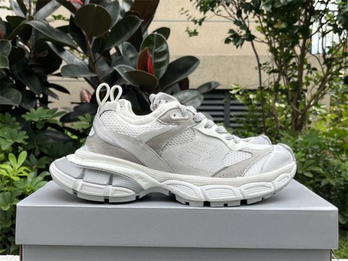 B 17FW Tripe-S High End Sneaker-437