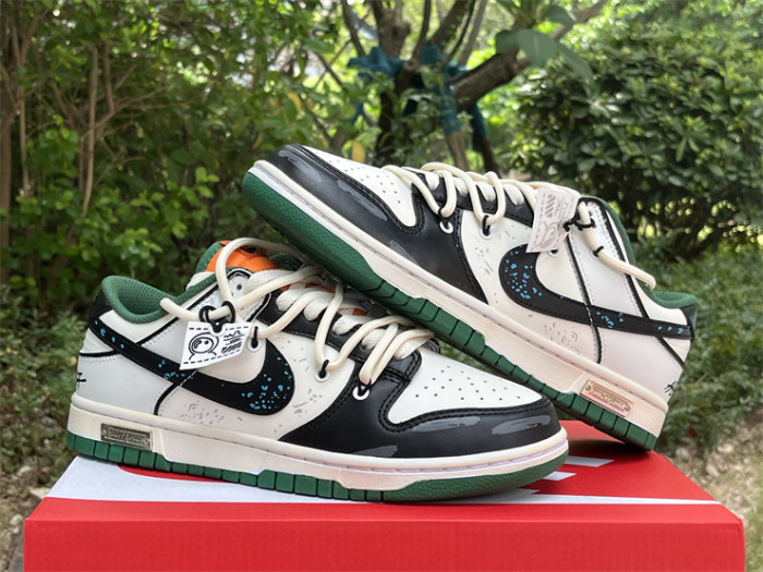 Authentic Nike Dunk Low White Black Green