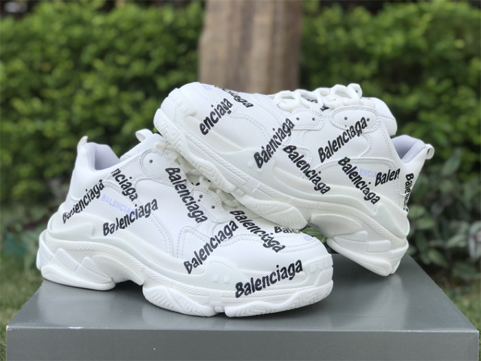 B 17FW Tripe-S High End Sneaker-330