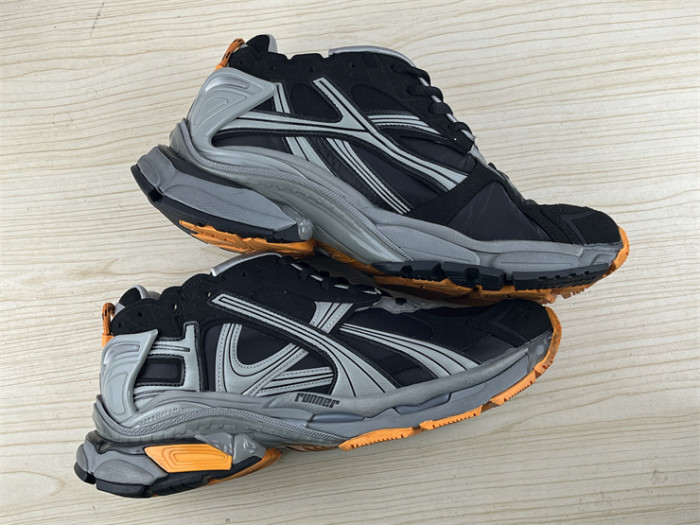 B 17FW Tripe-S High End Sneaker-442