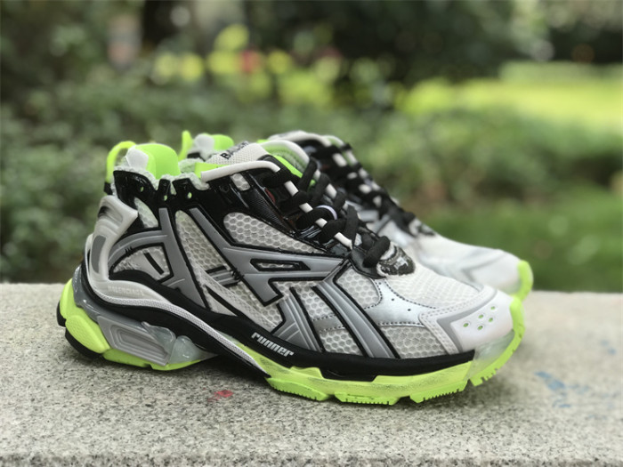 B 17FW Tripe-S High End Sneaker-380