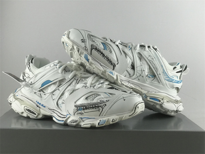 B 17FW Tripe-S High End Sneaker-407