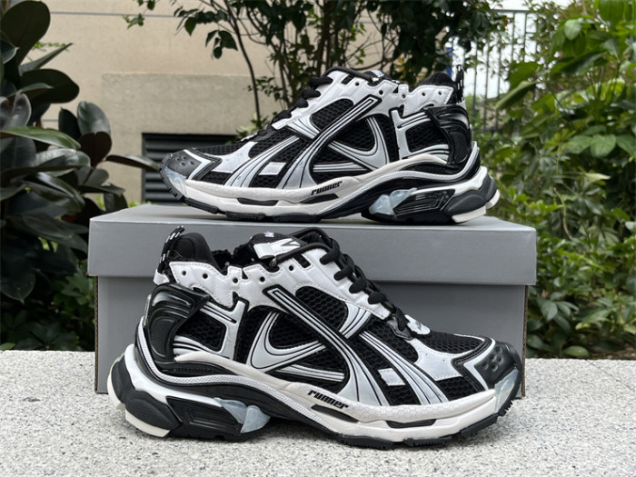 B 17FW Tripe-S High End Sneaker-430