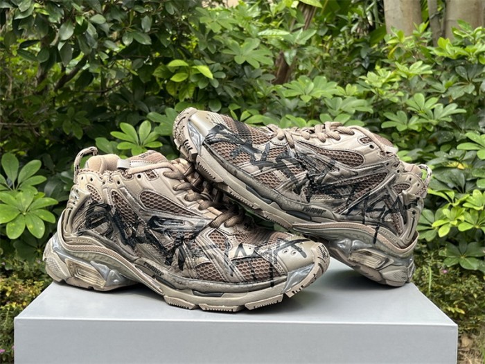 B 17FW Tripe-S High End Sneaker-431