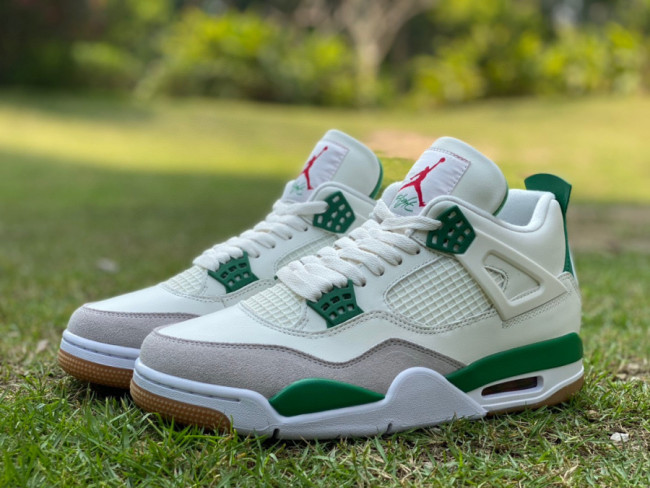 Authentic Nike SB x Air Jordan 4 “Pine Green”