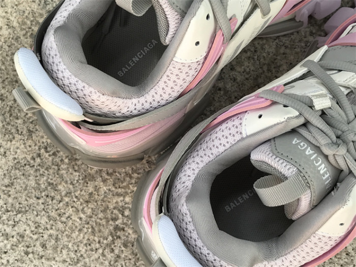 B 17FW Tripe-S High End Sneaker-377