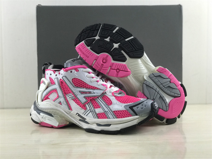 B 17FW Tripe-S High End Sneaker-332