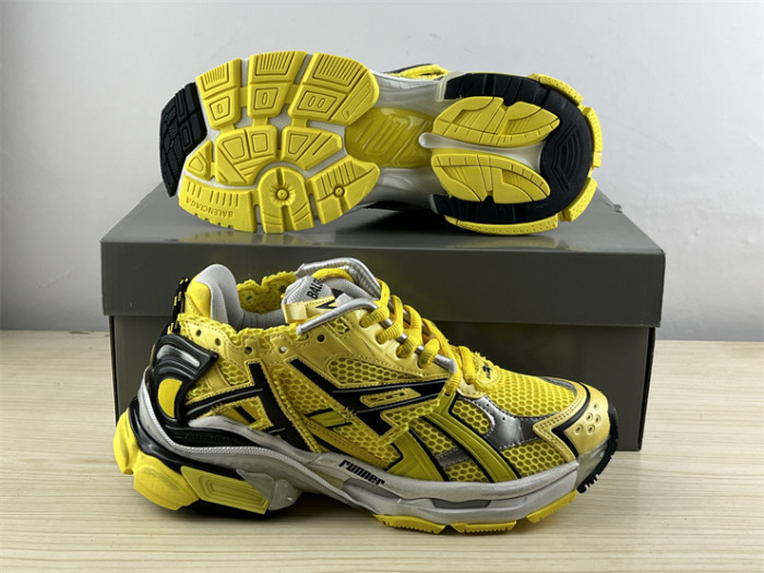 B 17FW Tripe-S High End Sneaker-439