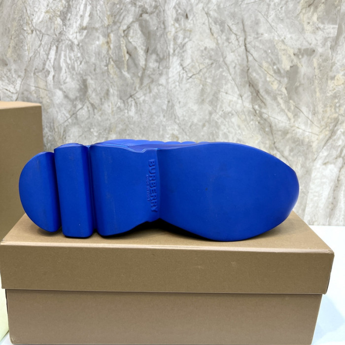 Super Max Burberry Shoes-005