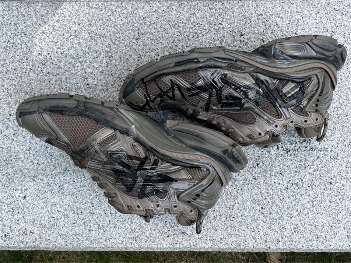 B 17FW Tripe-S High End Sneaker-431