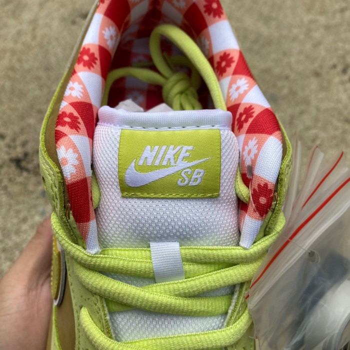 Authentic Concepts x NK SB Dunk Low Green Lobster