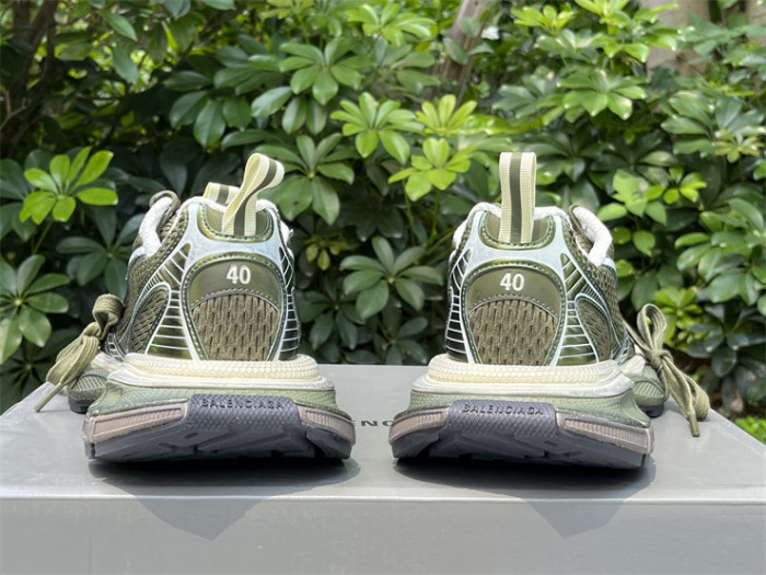 B 17FW Tripe-S High End Sneaker-527