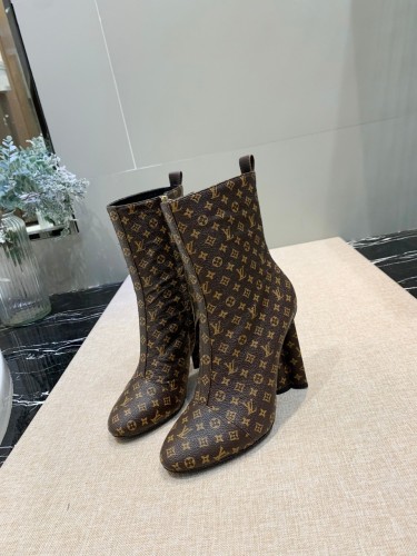 LV Women Shoes 1;1 Quality-321