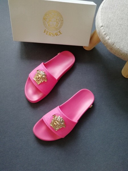 Versace women slippers AAA-024