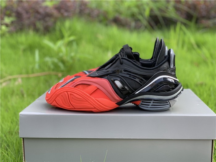 B 17FW Tripe-S High End Sneaker-135