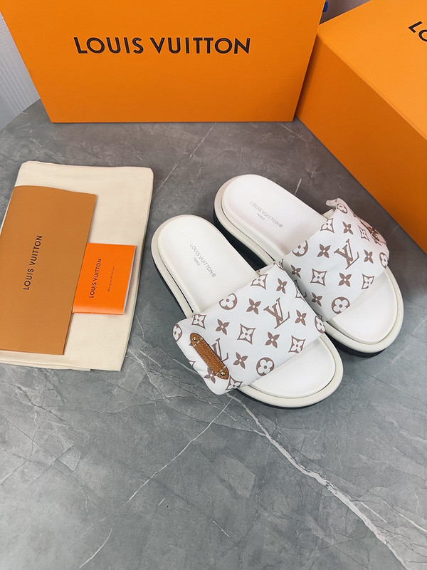 LV Sandals 1：1 Quality-690