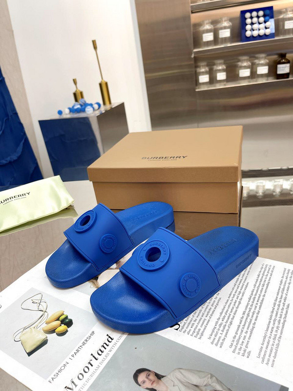 Burberry men slippers AAA-075