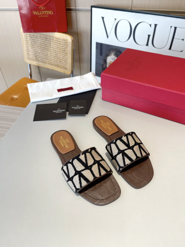 VT women slippers AAA-247