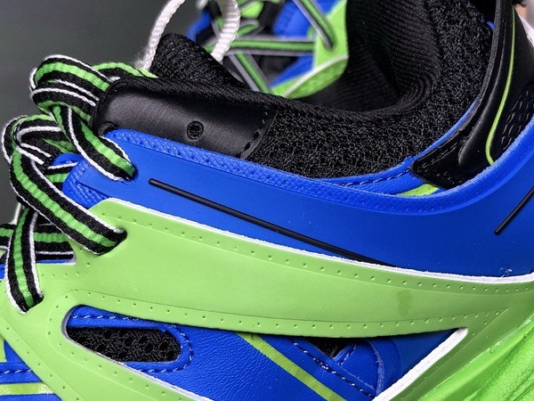 B 17FW Tripe-S High End Sneaker-064