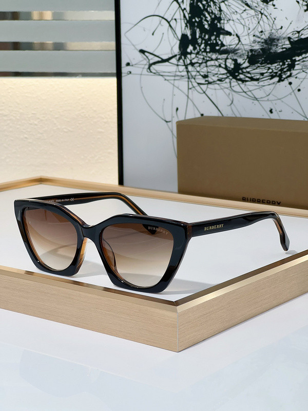 Burberry Sunglasses AAAA-2554