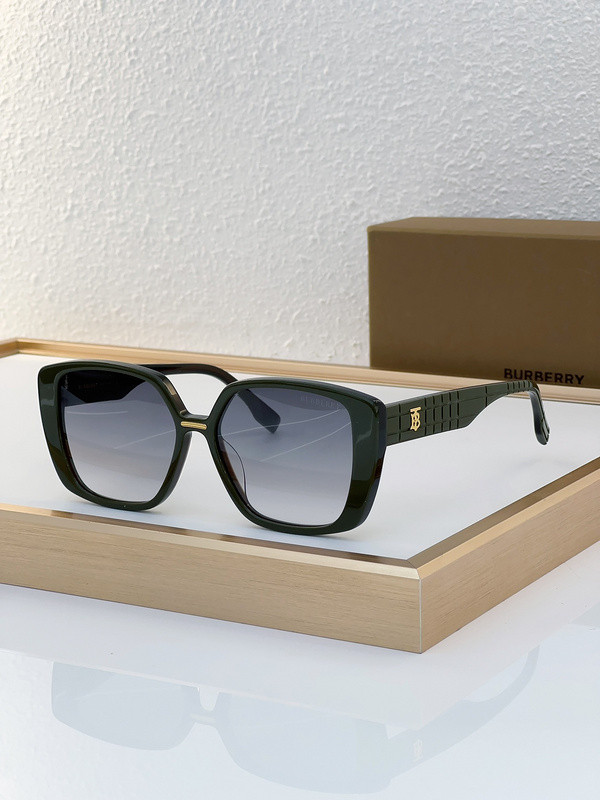 Burberry Sunglasses AAAA-2592