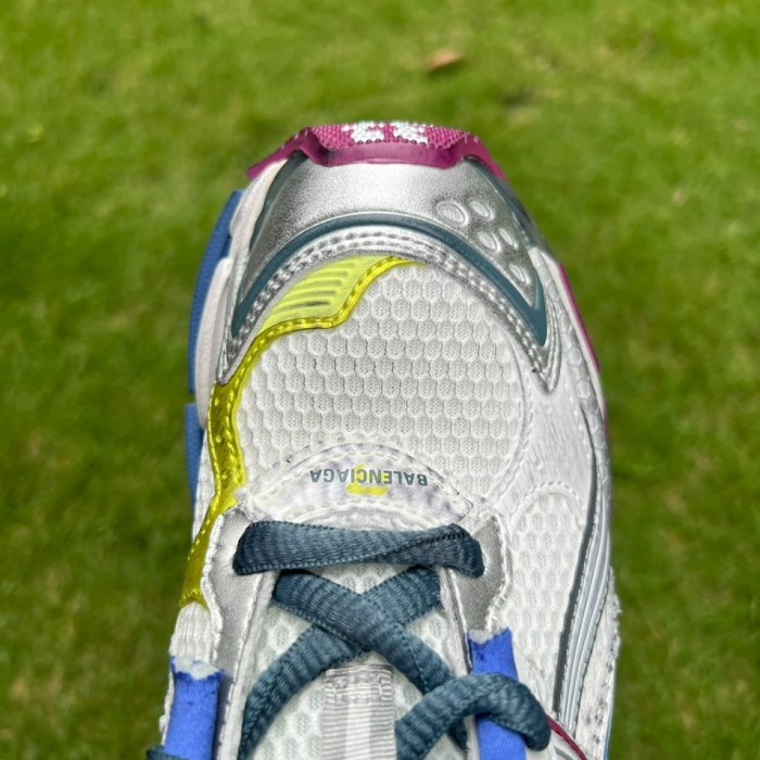 B 17FW Tripe-S High End Sneaker-561