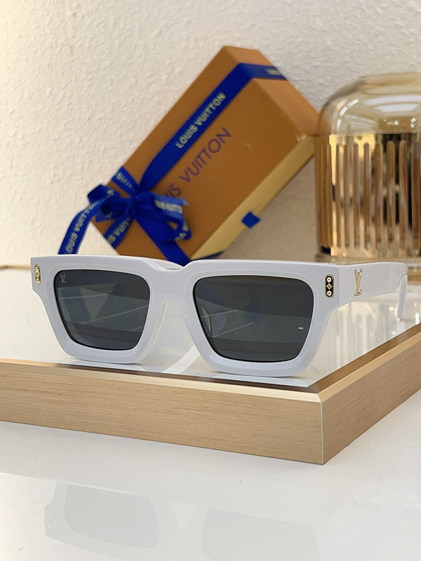 LV Sunglasses AAAA-4810