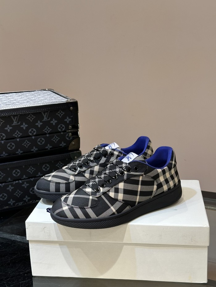 Burberry men shoes 1：1 quality-424
