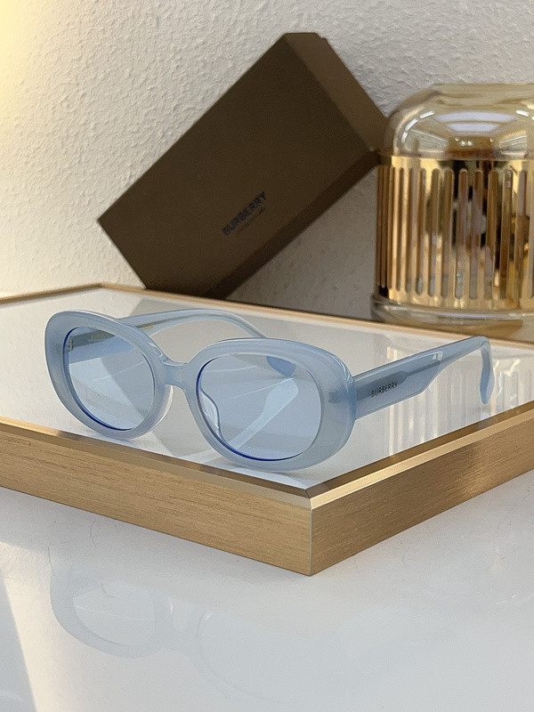 Burberry Sunglasses AAAA-2742