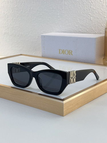 Cartier Sunglasses AAAA-7550