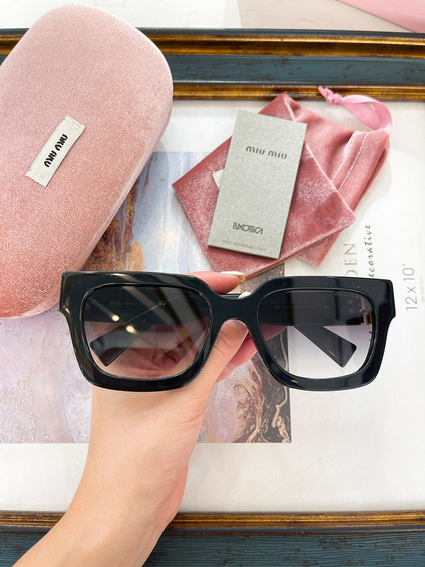 Miu Miu Sunglasses AAAA-1410