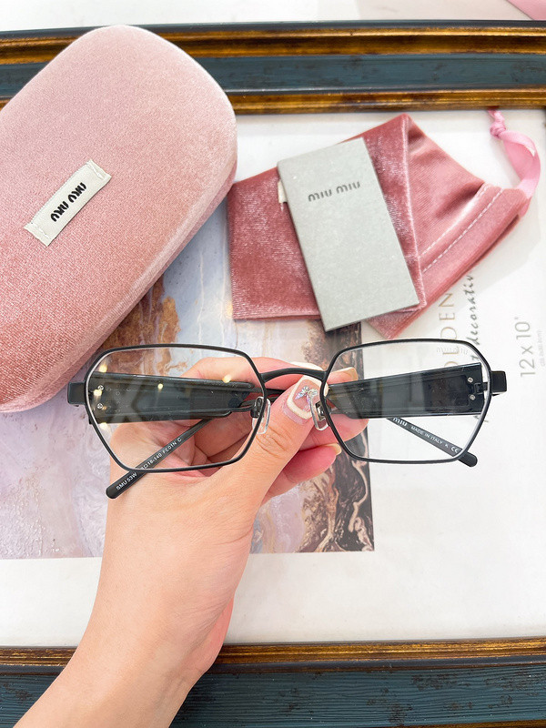 Miu Miu Sunglasses AAAA-1389