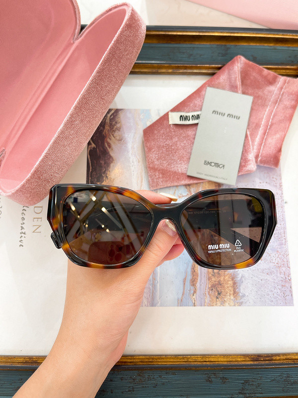 Miu Miu Sunglasses AAAA-1384